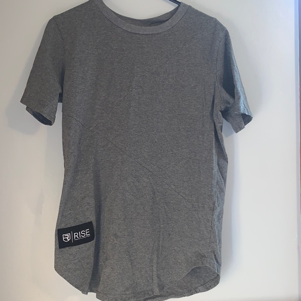 Men’s Rise tee shirt. Size Large